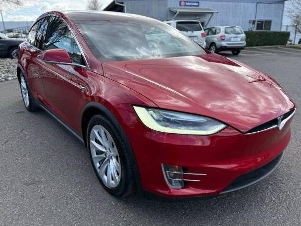 TESLA MODEL X 2017 5YJXCAE21HF063773 image